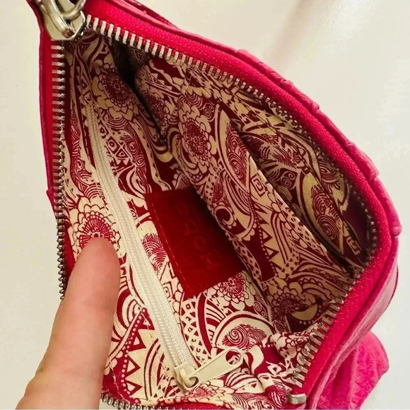 NWOT Hobo International Leather Bow Wristlet/Clutch/ Wallet - Picture 3 of 5